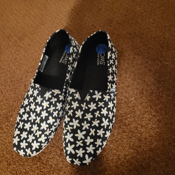NWOT Toms Floral Slip-On Shoes - Picture 2 of 7